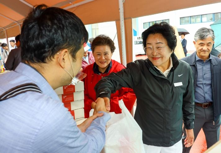 이천시 중소기업 및 사회적기업 우수제품 전시․판매 행사 성황