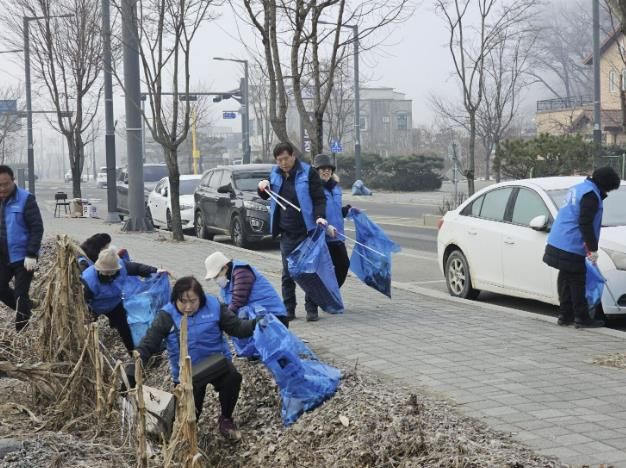 안성시 바르게살기운동 일죽면위원회 설맞이 환경정비 및 청렴캠페인 실시