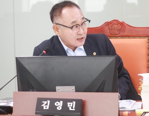 경기도의회 김영민 의원, 업무보고에서 정책반영 될 교통 아이디어 제시와 송탄 상수원 보호구역 해제된 진위천 관리 요구