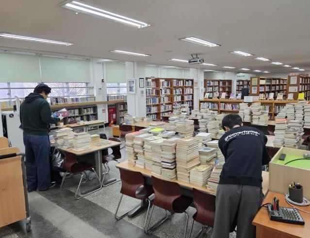 학교도서관 장서점검 현장