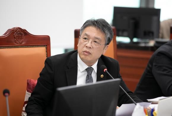 경기도의회 이석균 의원, 경기연구원장 인사청문회서 조직경직성 리더십 한계 지적, 구조적 혁신과 책임경영 촉구