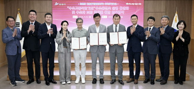 이민근 안산시장(가운데)이 경원여객자동차㈜, ㈜SPG수소와 함께 ‘수소교통복합기지 충전소 운영 활성화 및 수소차 보급 확대’를 위한 업무협약을 체결하고 함께 기념촬영을 하고 있다.