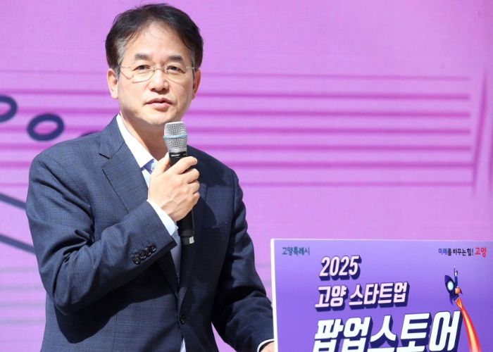 ‘2025 고양 스타트업 팝업스토어' 개막식에서 개회사 중인 이동환 고양특례시장