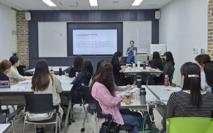여주교육지원청 위(Wee) 센터, 9월 관내 초등 전문상담인력 대상 미술치료 실제 연수 실시