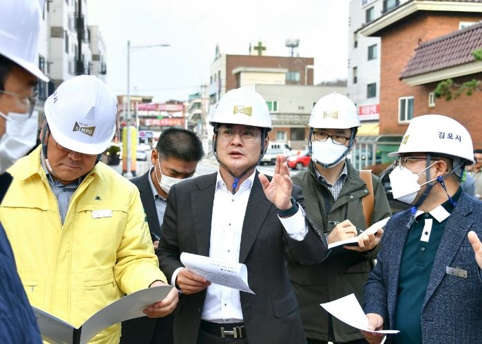 현장행정중인 김병수 시장