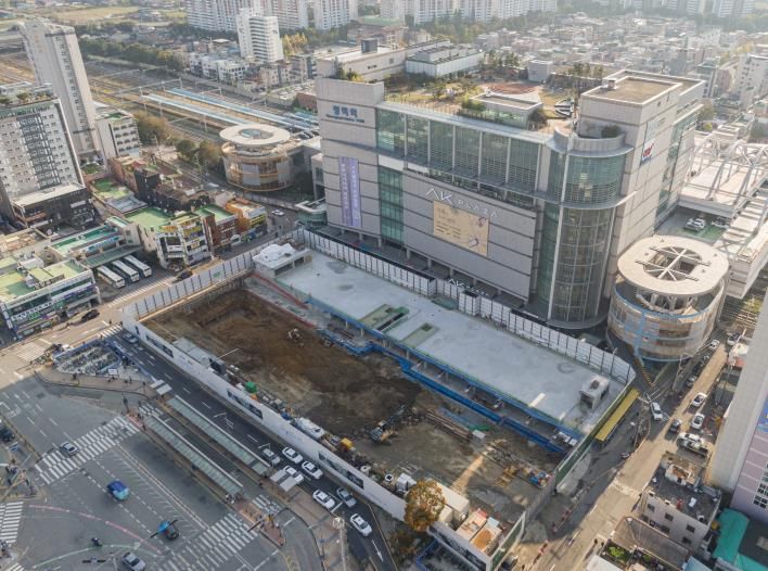 공사 진행 중인 평택역 앞 모습