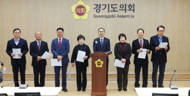 경기도의회 용인지역 도의원들, 용인 반도체 클러스터 흔들기 즉각 중단-정부는 명확한 입장 표명하라