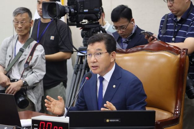 신정훈 국회행정안전위원장