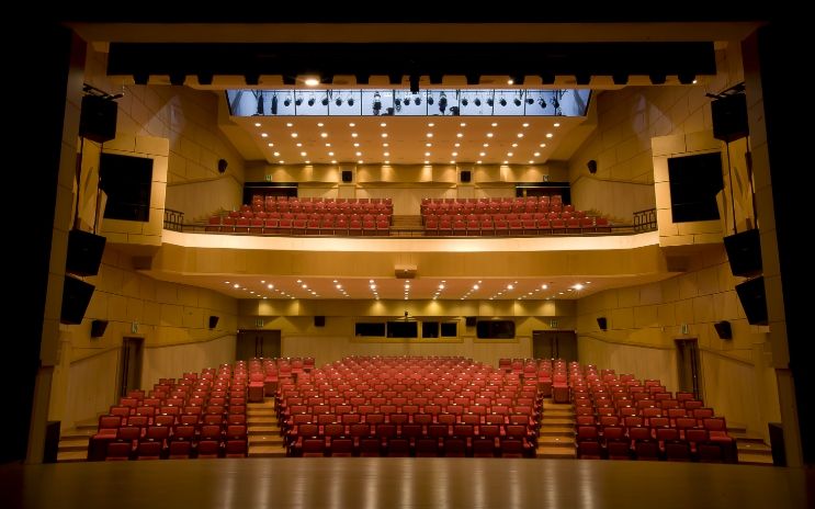 봉산문화회관, 국비 2억6천만 원 확보…2026년 연극·뮤지컬 중심극장 도약(봉산문화회관 가온홀)