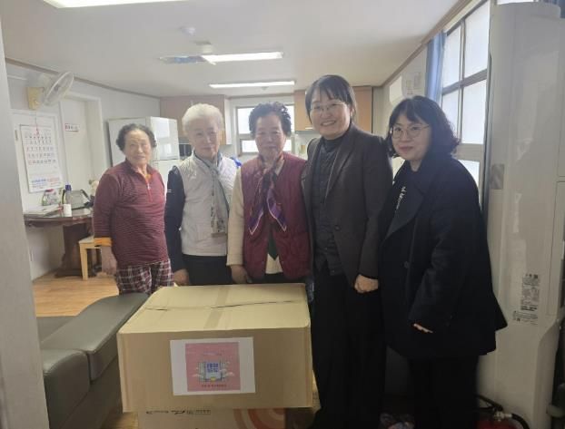 시흥시 정왕2동, 설맞아 경로당 23곳에 위문품 전달