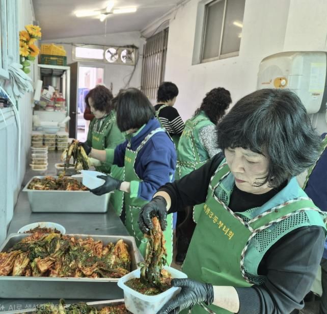 수원시 권선구 세류3동 새마을부녀회, 어르신을 위한 ‘봄을 담은 반찬 나눔’