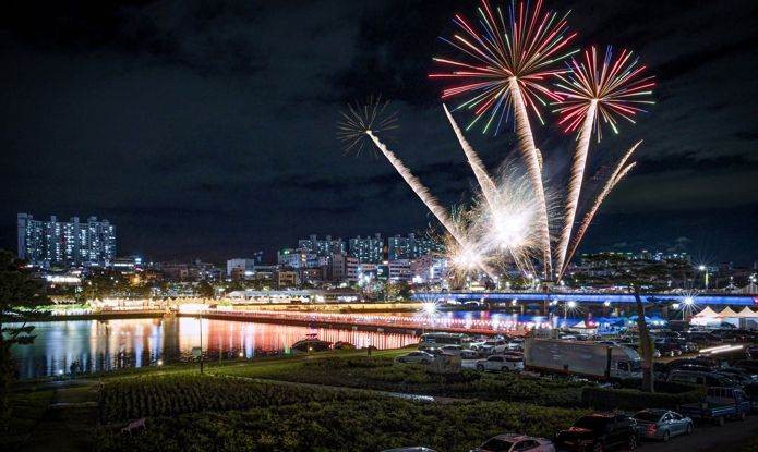 2025년 제18회 영천관광 전국사진공모전 입상작(이상영 作, 불꽃놀이)